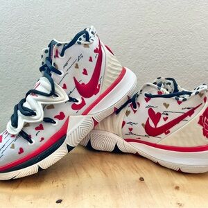 Nike Kyrie Irving 5 “I Love You Mom” Size 7.5  (CU0716-100)
